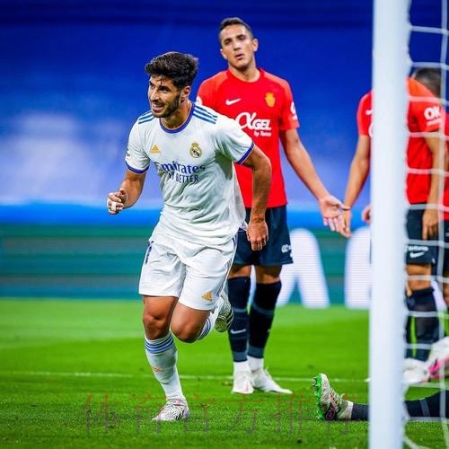 阿森西奥晒比赛用球:帽子戏法!我们在不断提高 阿森西奥晒比赛用球:帽子戏法!我们在不断提高